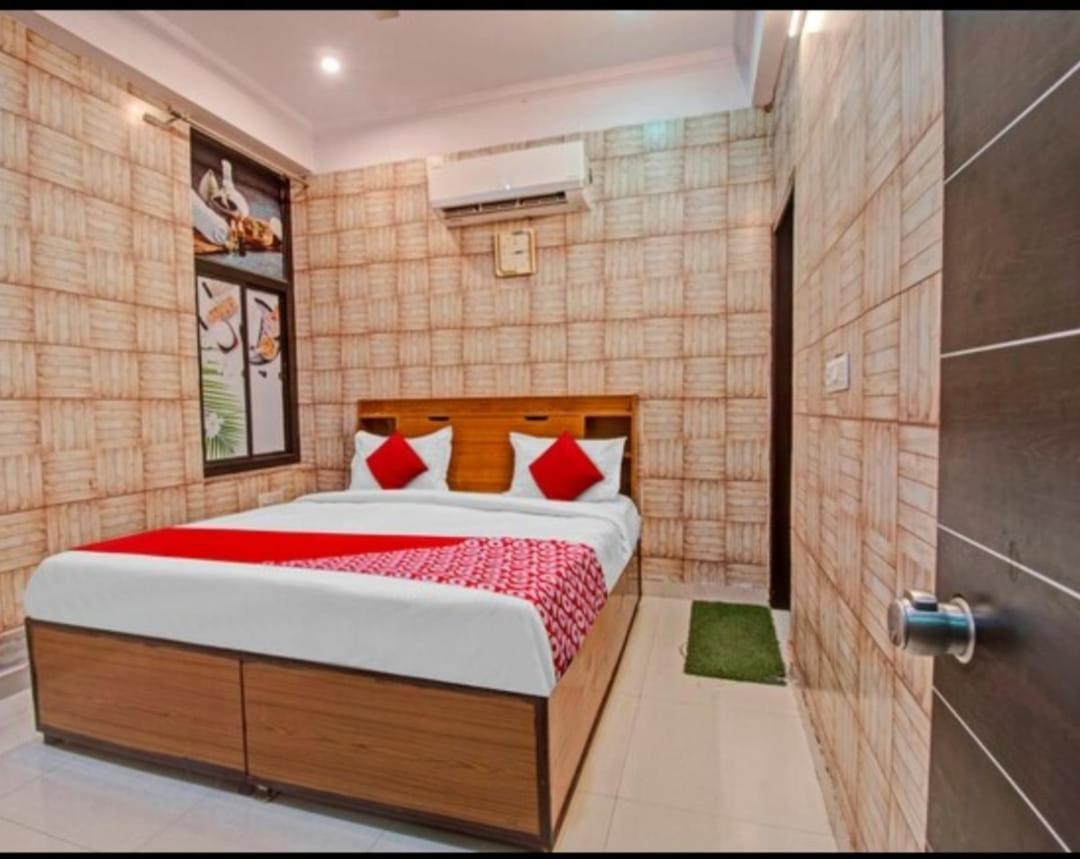 Rawat Palace Hotel 3*